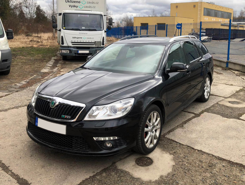 Škoda Octavia RS. Pujcovnazavas.cz. Půjčení automobilu Plzeň.